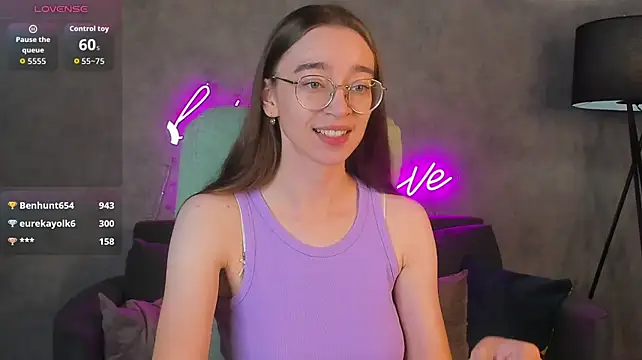 Chat +18 de Lucy_Green ao vivo