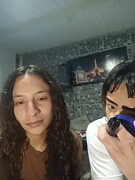 Chat XXX en directo de AlexxaAndRileyy