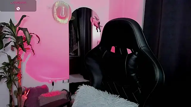Chat XXX en directo de MissCharlottte_18