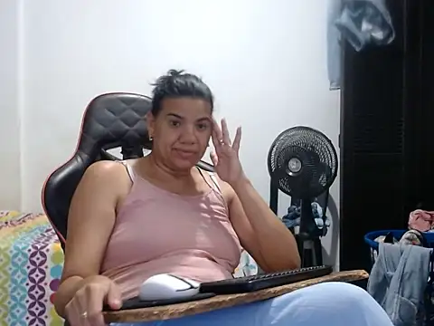 Adriana_0312 – Naživo XXX chat