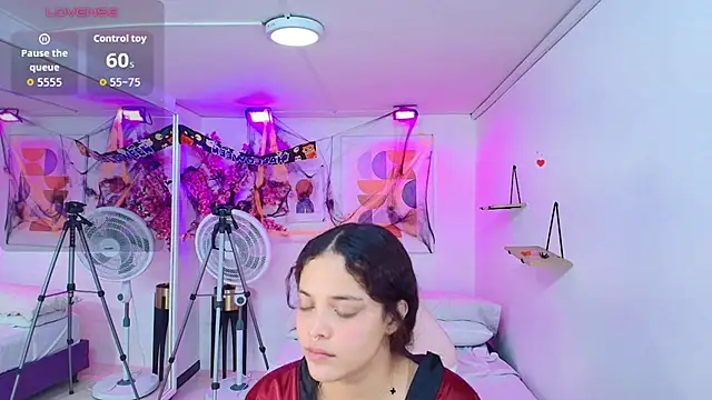Maggy_t18 Chat XXX in diretta