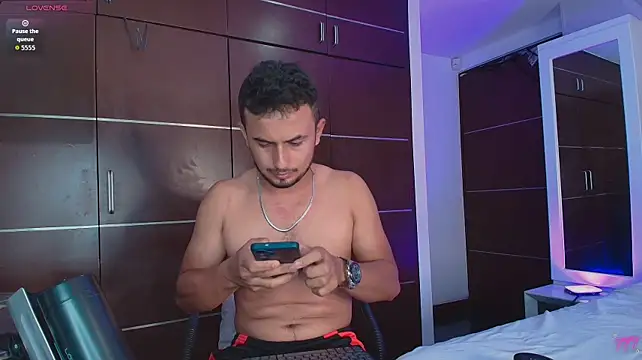 Valentiinoss Show in webcam