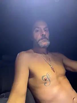 Show modela _madbull_ na web-kameri