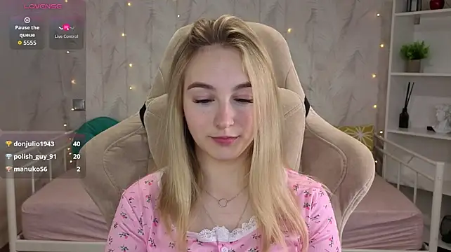 Shy_Polly's Live XXX Chat