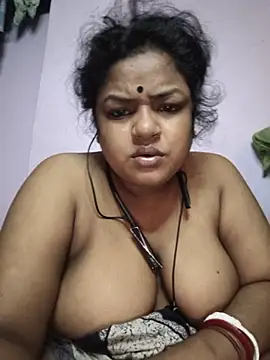 Show modela Deborbhavi222 na web-kameri