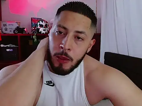 Chatroom XXX en direct de Spilios_low