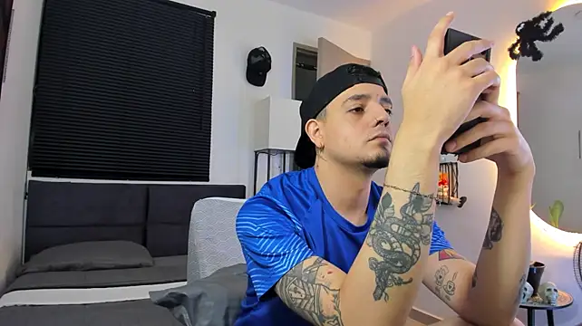 alejandro_calderon1 élő XXX-chatje