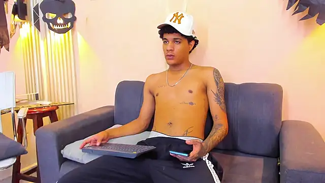 _Thiago12's Live XXX Chat
