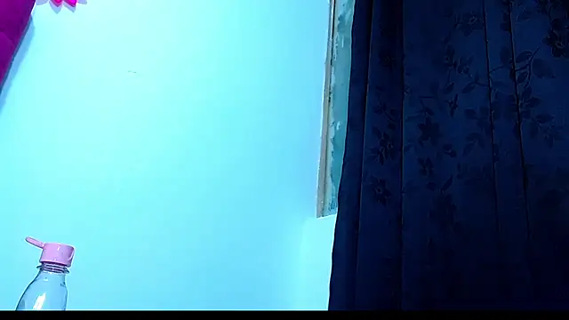 XXX chat uživo modela Paris_Squirt_