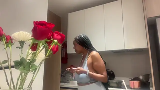 ChocolateCakeQueen live XXX chat