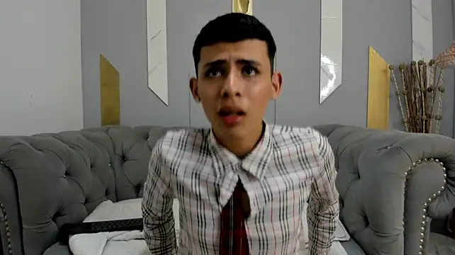 santi_twinkguy – Naživo XXX chat