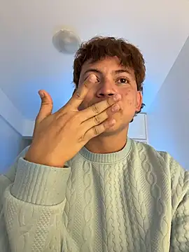 XXX chat uživo modela Charlie_cute