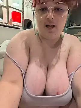 LadyRochester Adlı Modelin Canlı XXX Sohbeti