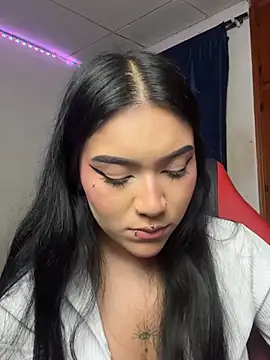 Emy_Laurens – Naživo XXX chat