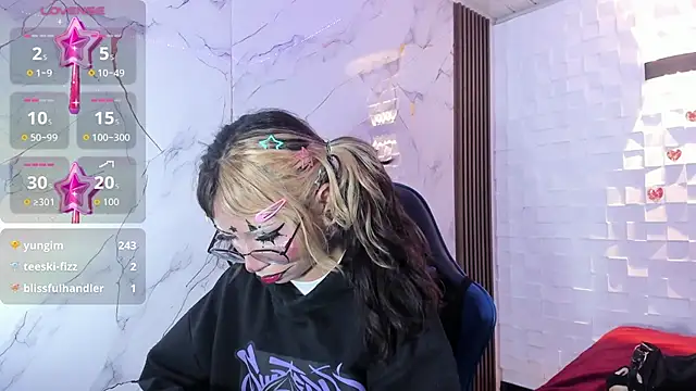 kittymiauu444 élő XXX-chatje