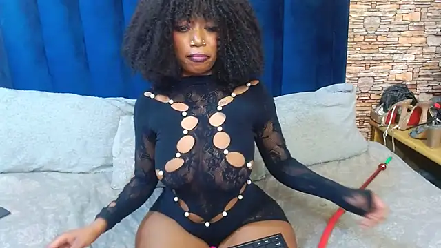 Chatroom XXX en direct de Audrey-Badass