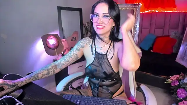 Charllote23 Chat XXX in diretta