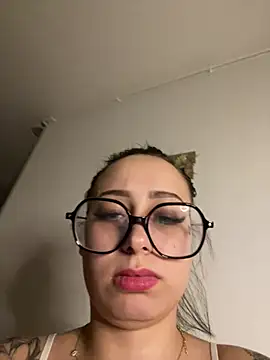 queenlo_xxx Chat XXX in diretta