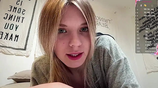 FruityXo's Live XXX Chat