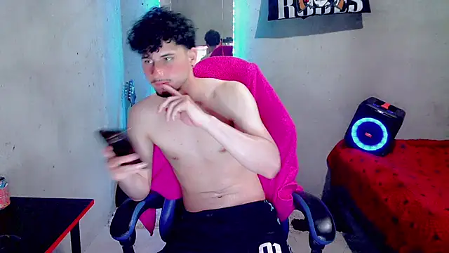 Atom_Hot live XXX chat
