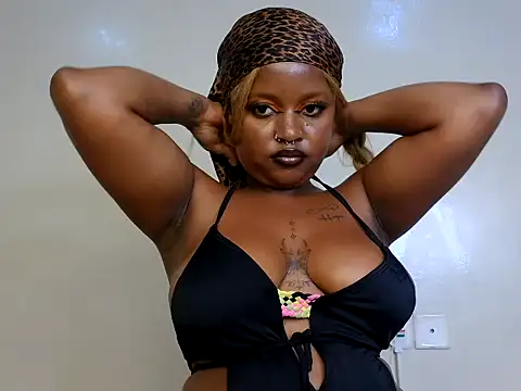 Chat +18 de Sexybrii_ ao vivo