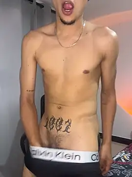 Anderrr01 লাইভ XXX চ্যাট