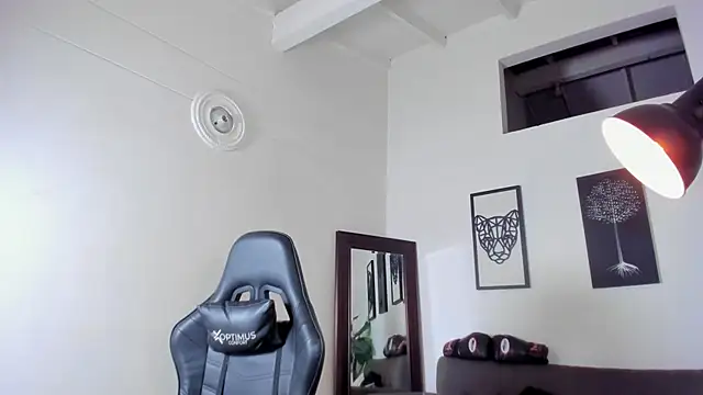 Justin_kingX7 লাইভ XXX চ্যাট