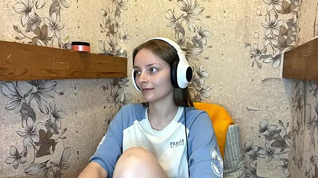 EmyMiu 现场XXX聊天