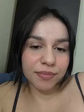 Chatroom XXX en direct de Daniela-rosee