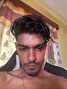 צ'אט XXX בשידור חי של GunSlay