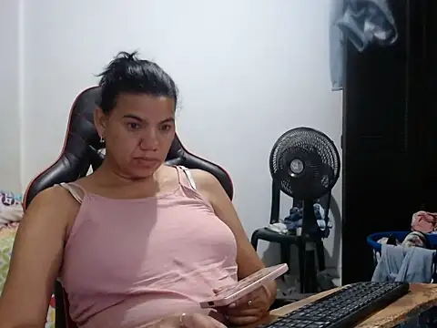 Adriana_0312's Live XXX Chat