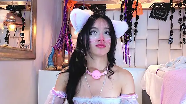 Sharlott_Luxe – Naživo XXX chat