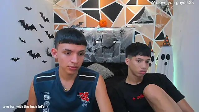 Juan_Nd_Steven's Live XXX Chat