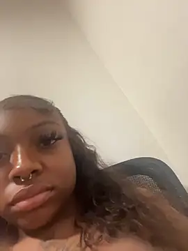 Cocochanel4567's Live XXX Chat
