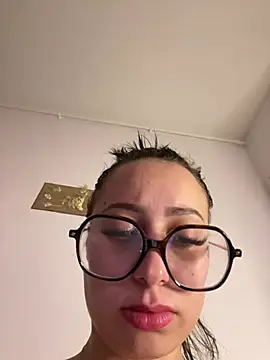 queenlo_xxx's Live XXX Chat