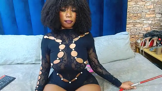 Audrey-Badass' Live XXX Chat