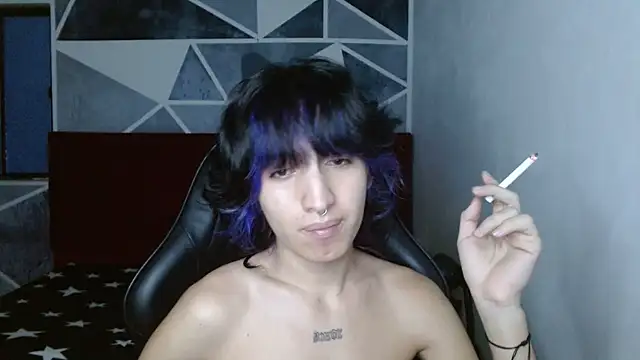 XXX chat uživo modela littlextreme