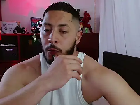 Spilios_low's Live XXX Chat