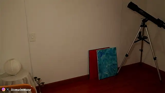 XXX chat uživo modela Theirismuse