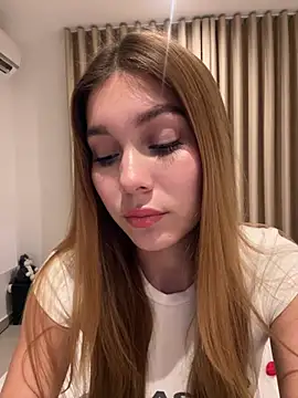 Chat +18 de Nikii__ ao vivo