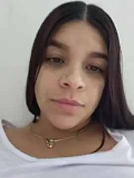 Chat XXX en directo de Layla-daring
