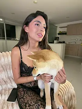 Chatroom XXX en direct de ZaraLuuv