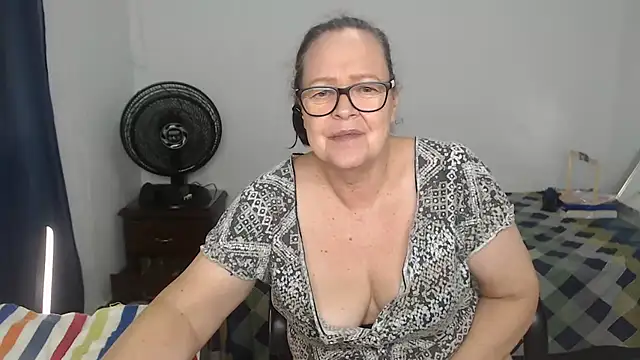 Chat +18 de latinalili9 ao vivo