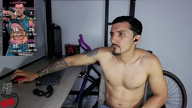 Marck_Muscle élő XXX-chatje