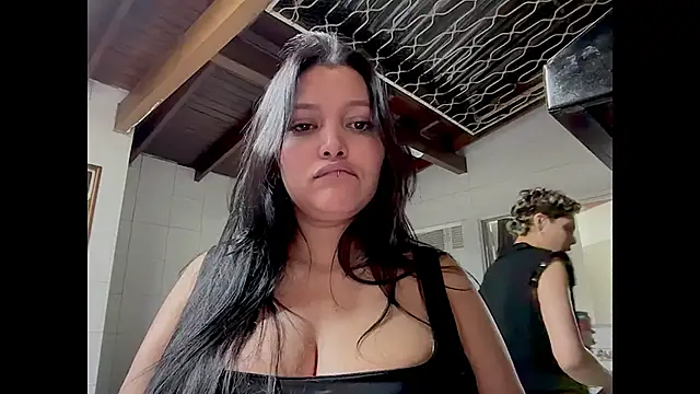 Pertunjukan Kamera Web MarcellaGriffin