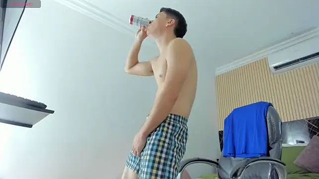 Show modela Diegoacostabigcock na web-kameri
