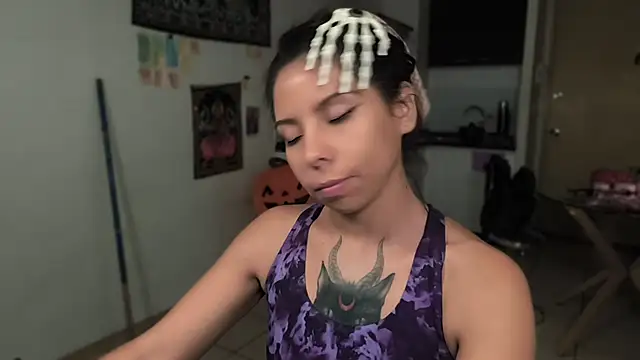 XXX chat uživo modela ivihetaira