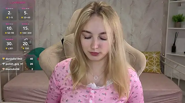 Shy_Polly Chat XXX in diretta
