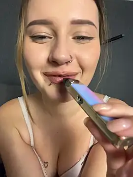 KiraSakura – Naživo XXX chat