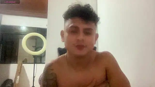 bob_petersonn Show in webcam